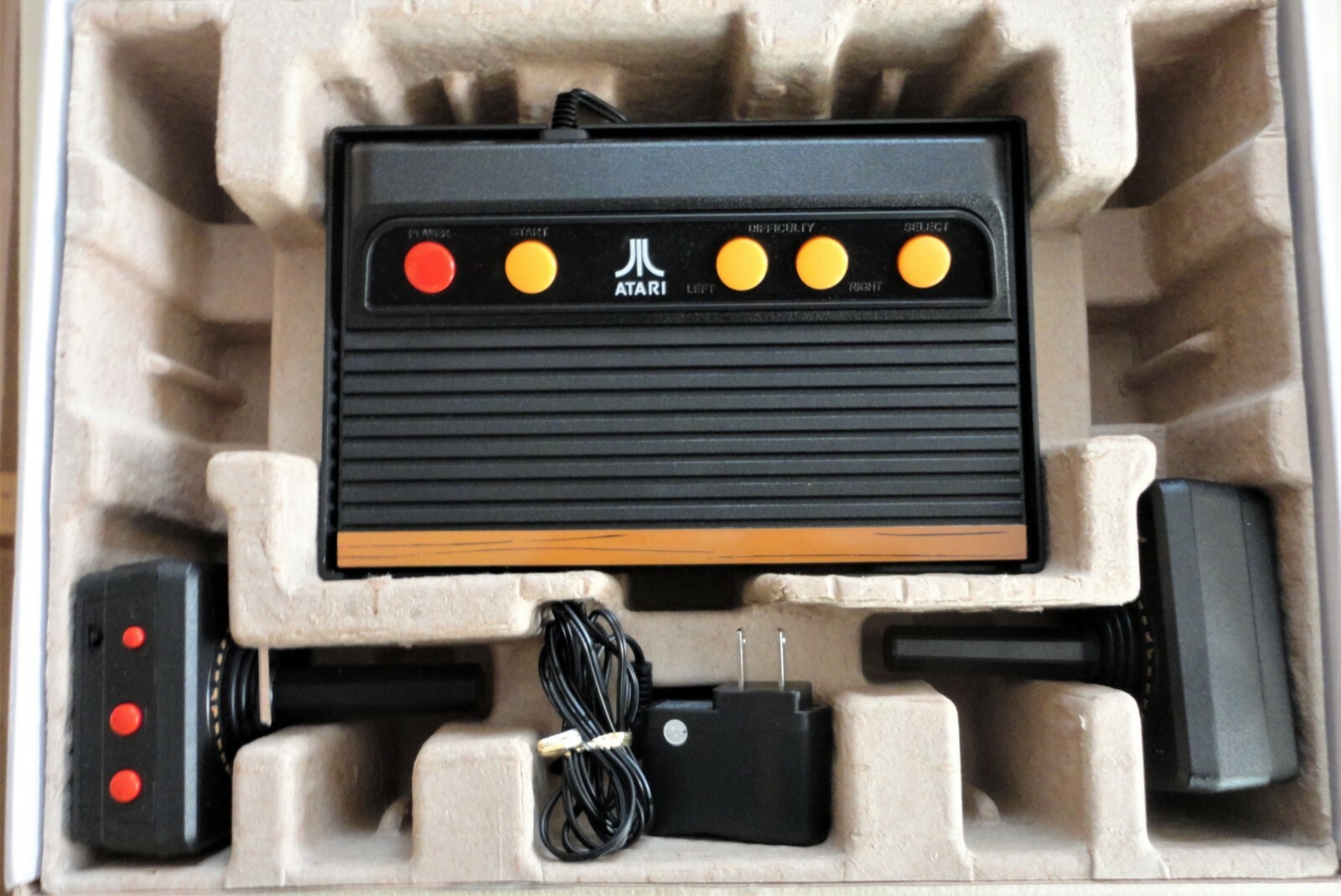 New 2004 Atari Flashback Classic Game Console & MIB Atari Flashback 4 AR2670B