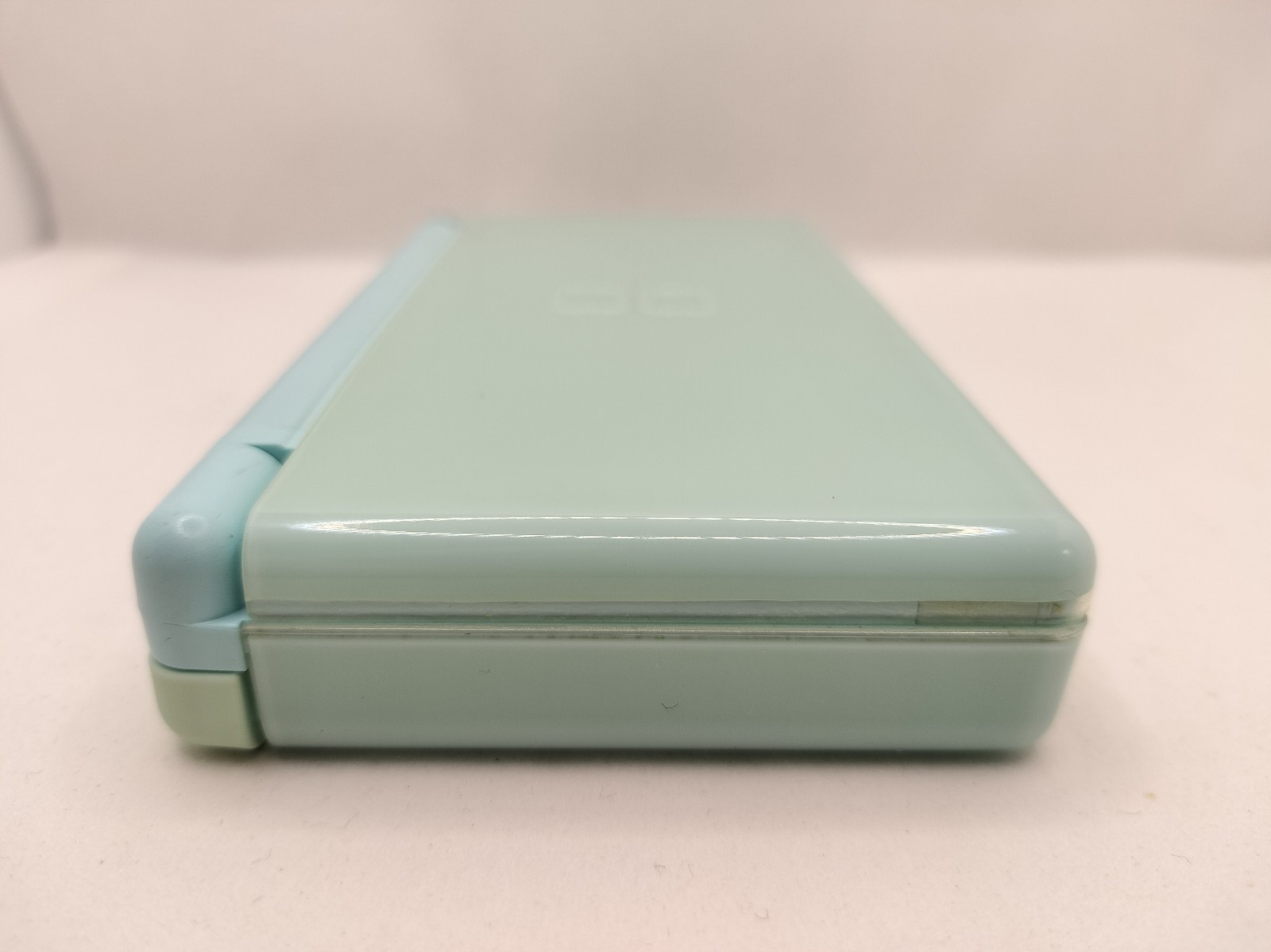 Nintendo DS Lite Ice Blue Console USG-001 Bundle Small Hinge Crack Works Great