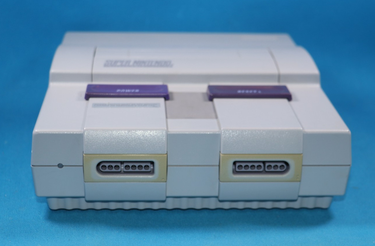 Super Nintendo Entertainment System SNES GAME Console SNS-001 BUNDLE 1 YR WTY VG