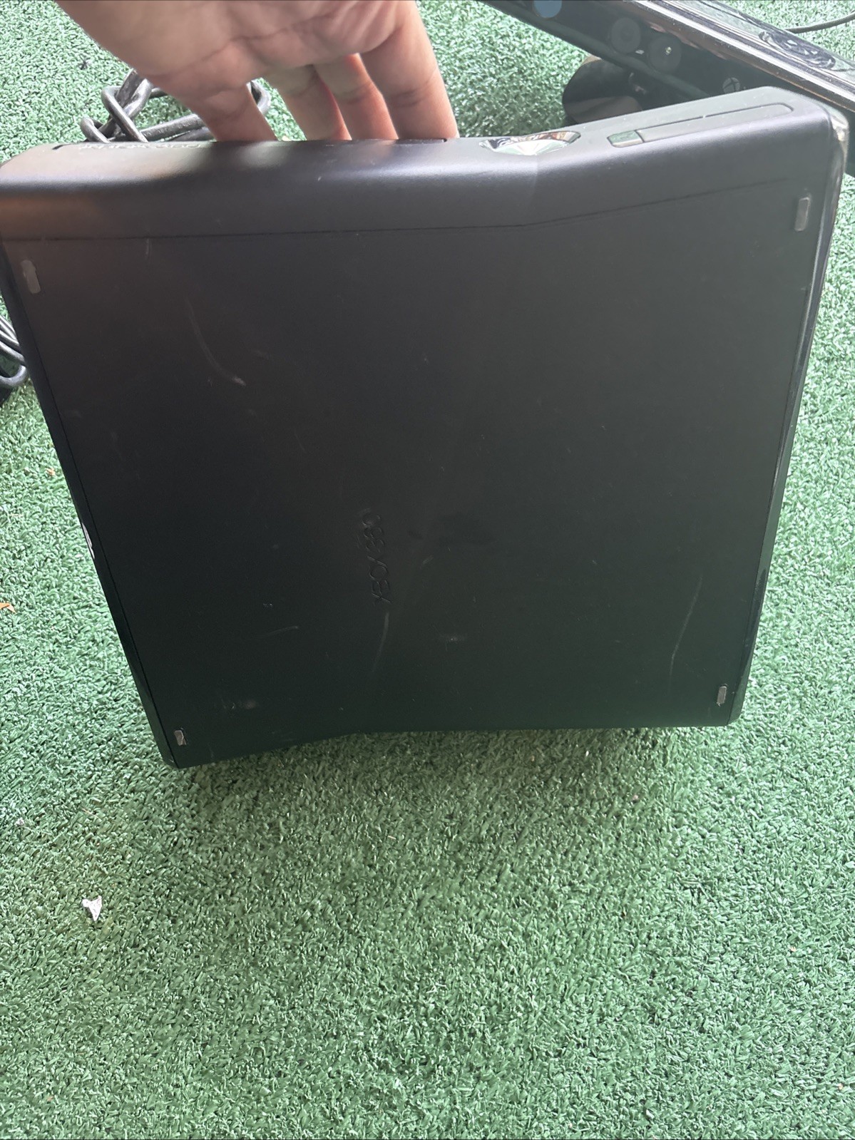 Microsoft Xbox 360 Slim Black with Cords,2 Controllers and Kinect – Un Tested