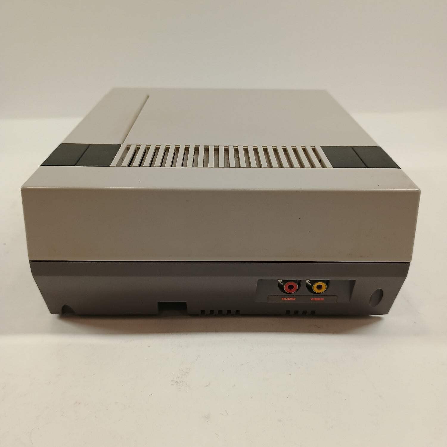 Nintendo Entertainment System NES Console Gaming System NES-001 Gray With Extras