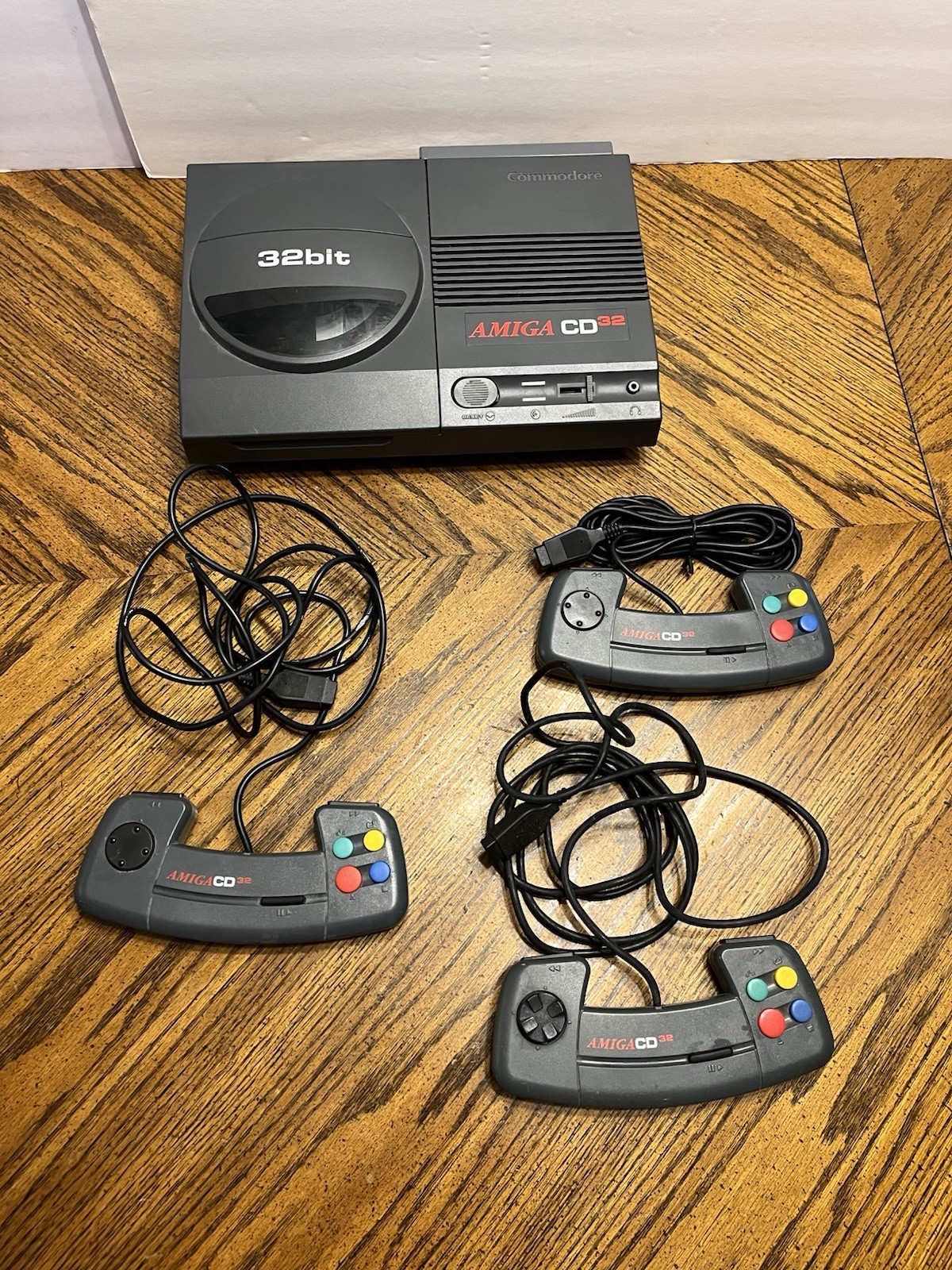 Vintage Rare Commodore Amiga CD32 Console +3 Controllers No Cords