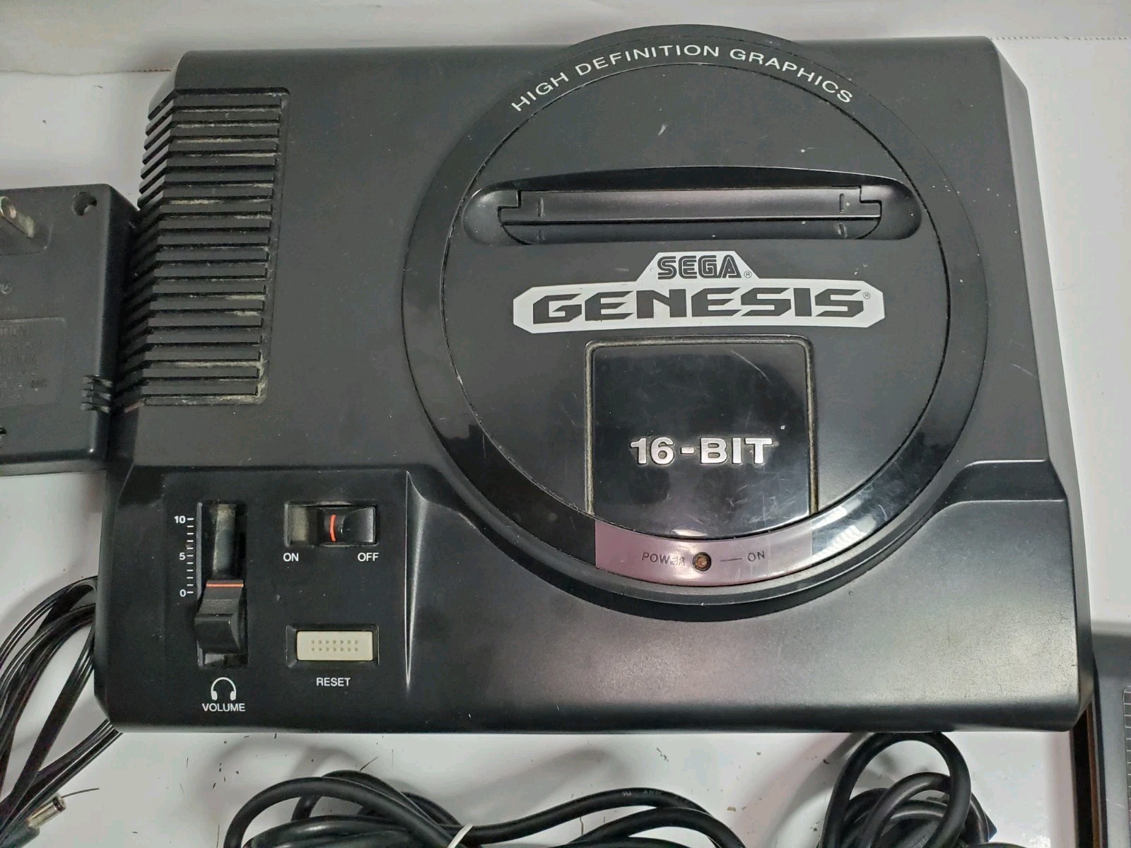 Sega Genesis Model 1601 Console w/ 2x Controllers, Power , AV Cable, 1 Game
