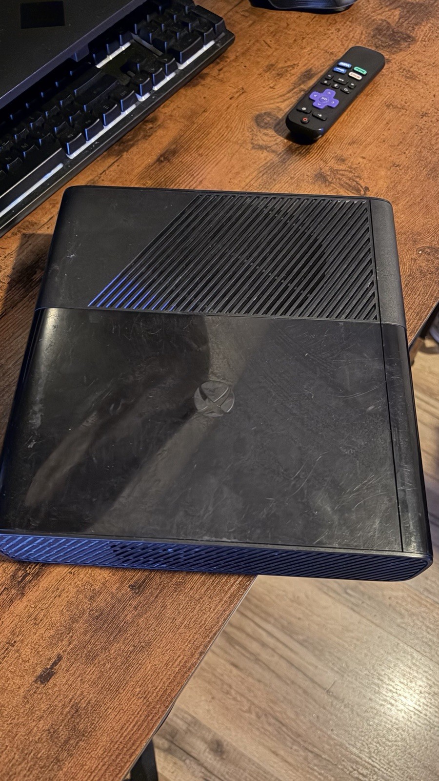 Microsoft Xbox 360 E 250GB Console (Doesn’t Work read Desc)