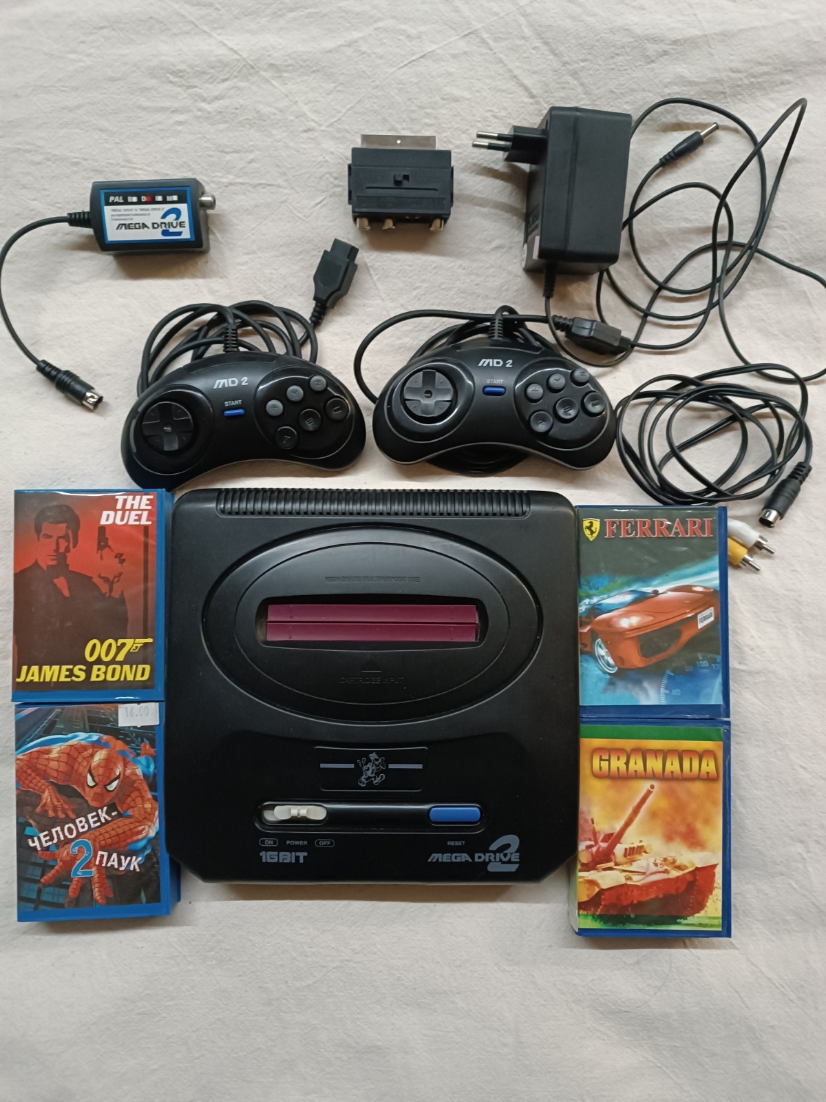 Sega Mega Drive 2 Console Set 2 Controllers 4 Games Spider-Man Ferrari Granada 0