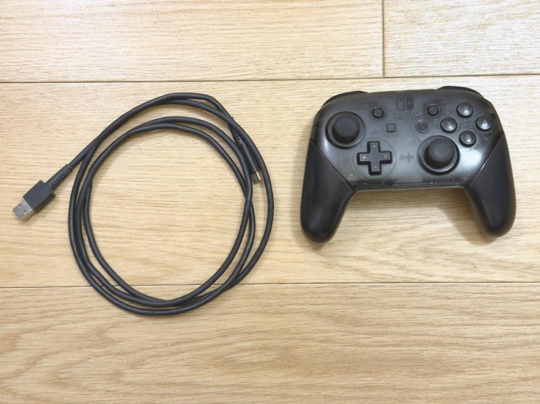 Excellent condition Nintendo Switch Pro Controller 256GB SD card includes box
