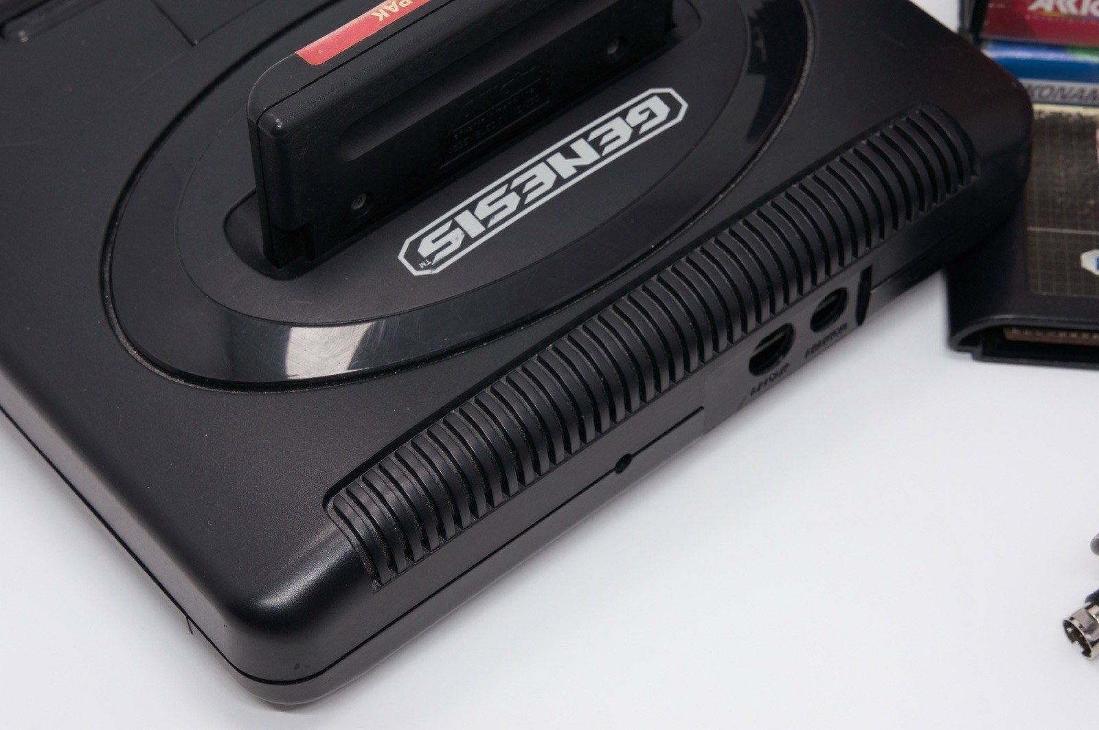 Sega Genesis Model 2 Console Bundle with 2 Controllers & 9 Games Tested/working