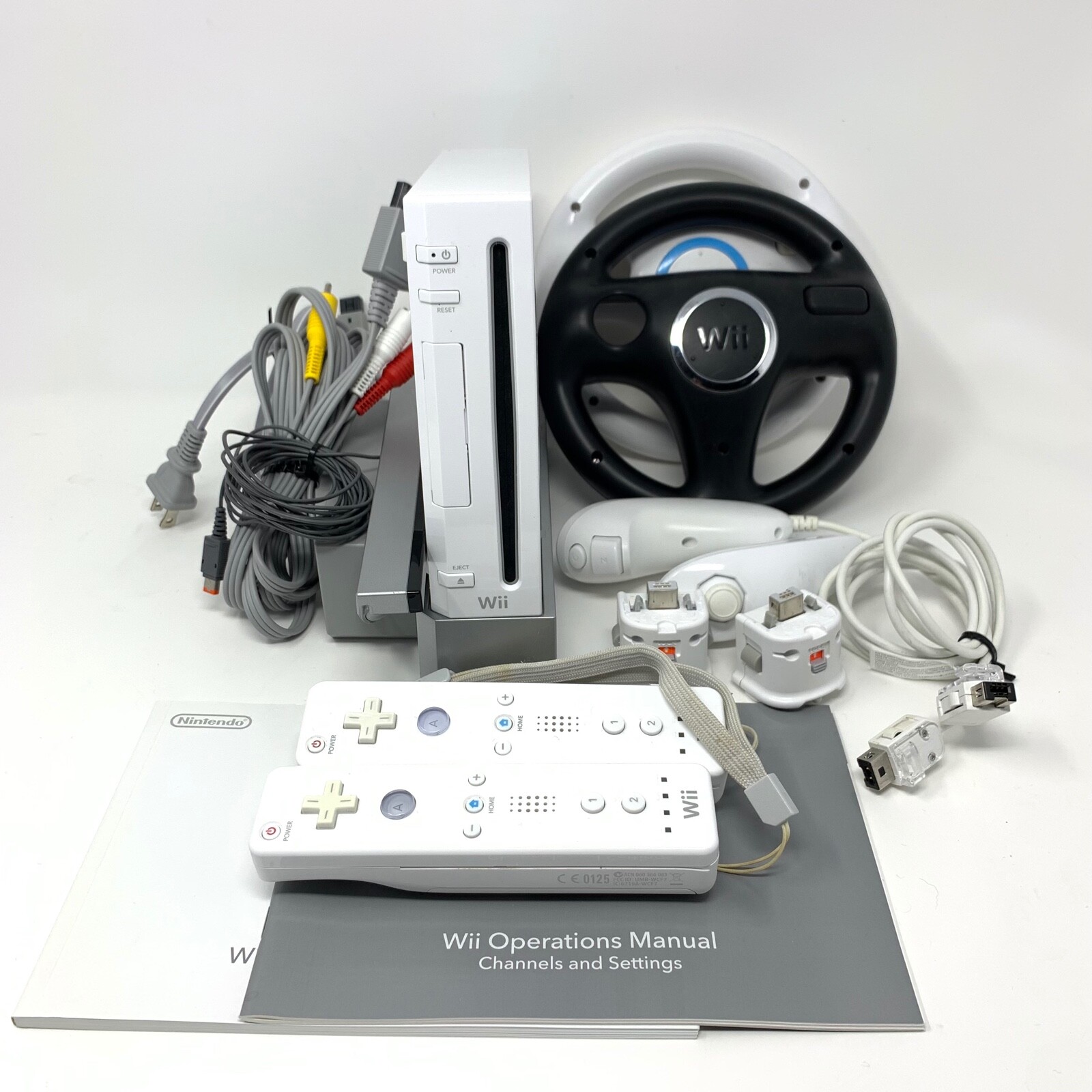 Nintendo Wii White Console Complete Bundle w/ 2 Controllers 2 Wheels & Nunchucks