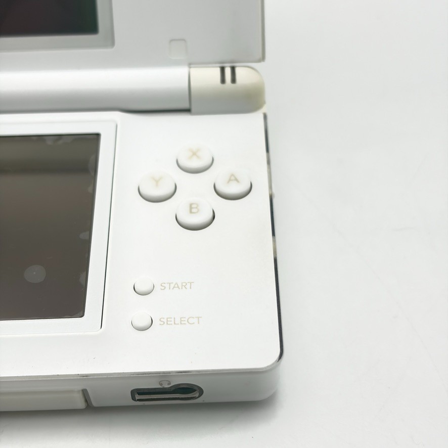 Nintendo DS Lite Crystal White Console Complete w/ Box Region Free Japanese Menu