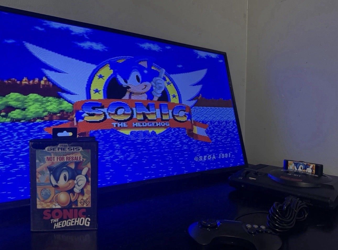 Sega Genesis 16- Bit Model Bundle w/Controller + 2 Sonic Games – Tested