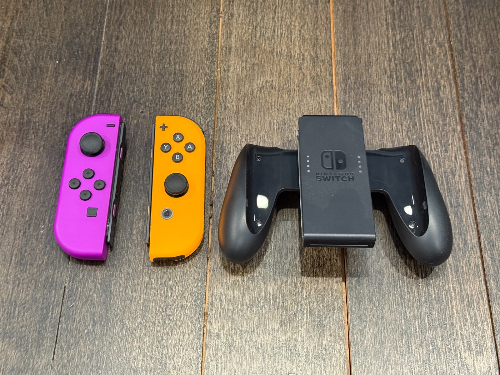 Nintendo Switch V2 Console Bundle HAC-001(-01) + 4 Joy-Cons, Dock, Case – Neon