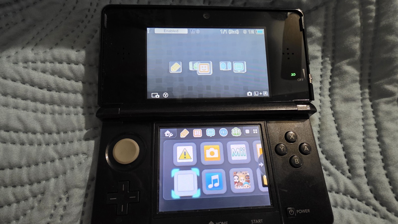 Nintendo 3DS 2GB Handheld System – Cosmo Black