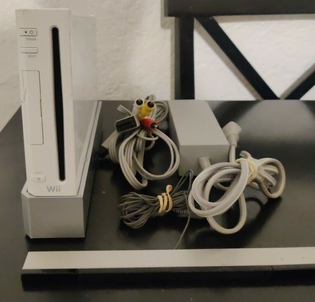 Nintendo Wii RVL-001 BACKWARDS COMPATIBLE GAMECUBE ALL CABLES USA TESTED WORKING
