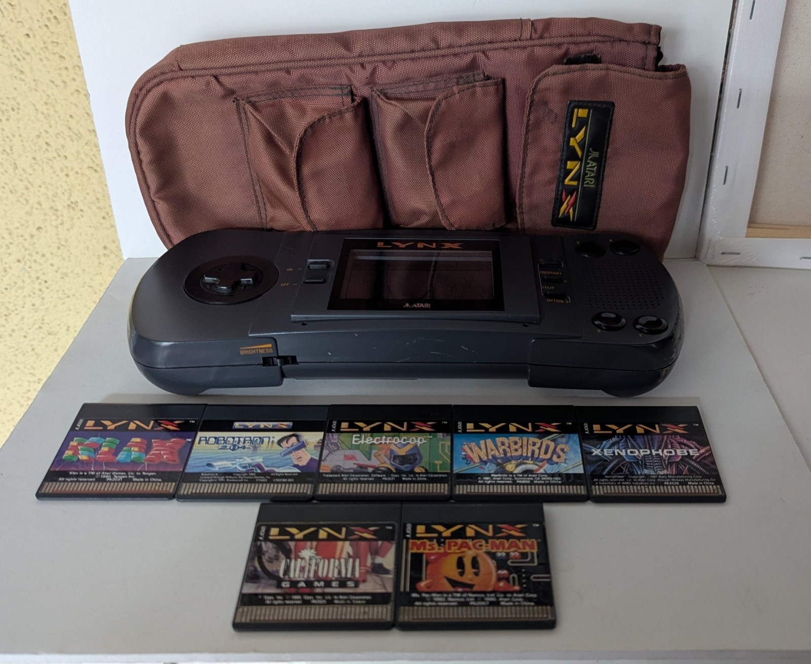 Atari Linx PAG-0201 Hand Held Video Game System With 7 Games & Storage Bag
