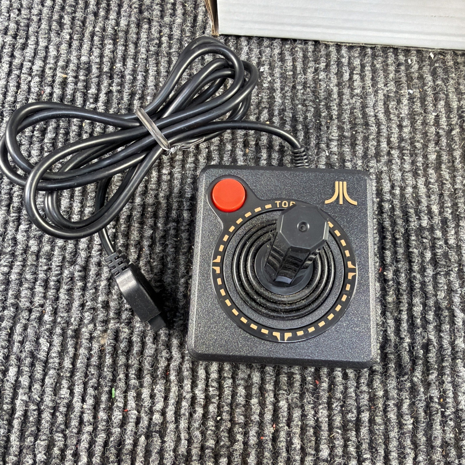 Atari Flashback 8 Black & Orange 105 Built-in Games 2 Joysticks RCA