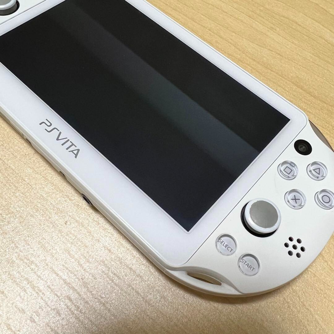 ​​PlayStation PS Vita PCH-2000 ZA12 Wi-Fi model White Game Console