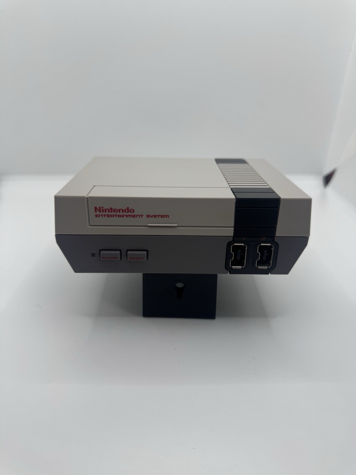 Nintendo NES Classic Edition Mini Console w/ Case, 2 Controllers Cords Authentic