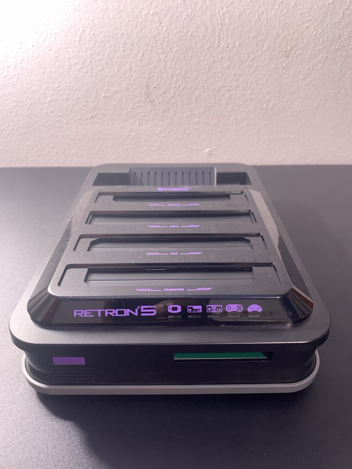 Hyperkin RetroN 5 Launch Edition Black w/ Travel Case (+ 16GB SD Card)