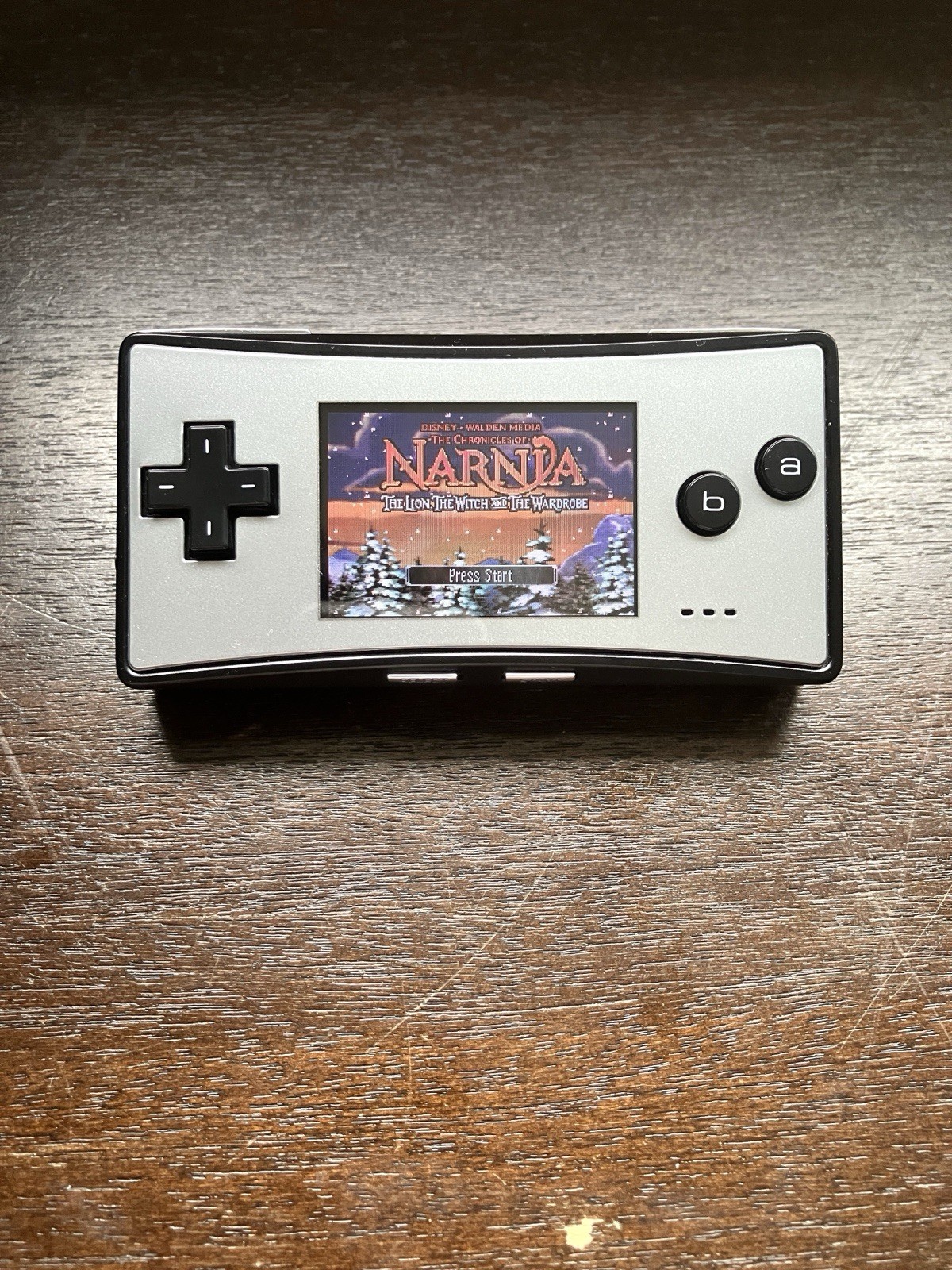 Gameboy Micro – Silver – Near Mint Condition – Tested – w/ Charger and Case