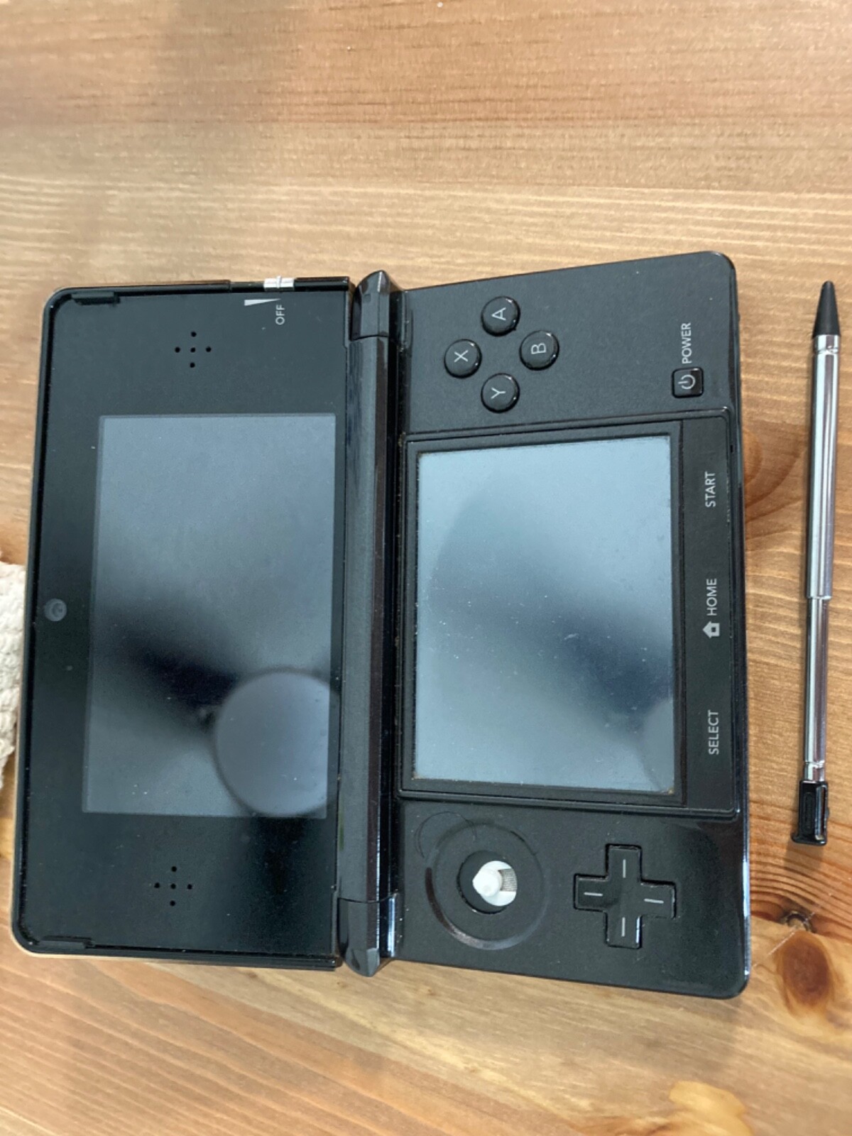 Nintendo 3DS 2GB Handheld System – Cosmo Black