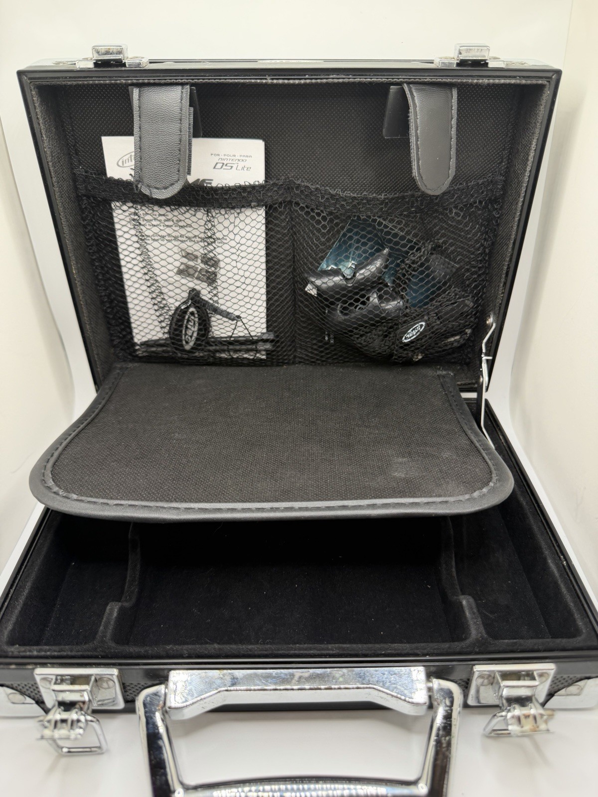Nintendo DS Lite – Black (USG-001) Complete w/ Carrying Case & Accessories