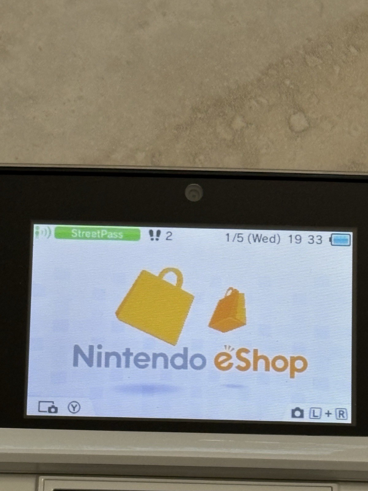 Nintendo 3DS Console White Edition With Charger US SELLER New Top Screen