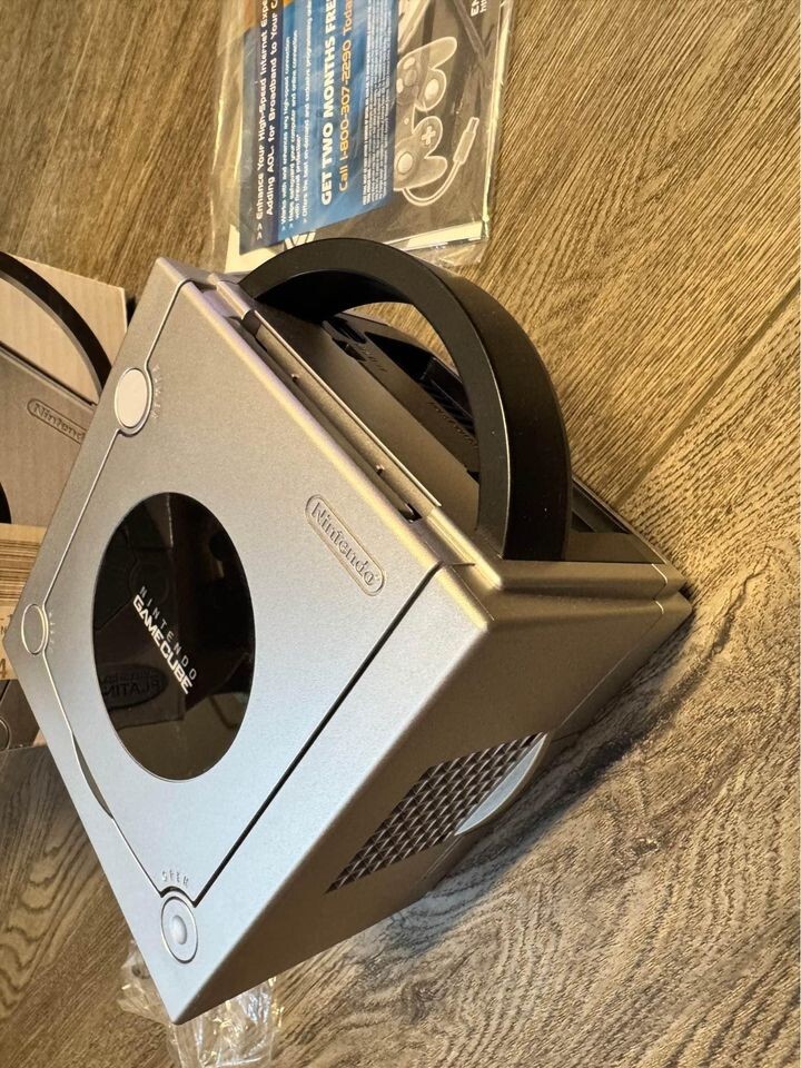 Nintendo Gamecube Limited Edition Platinum Console NIB