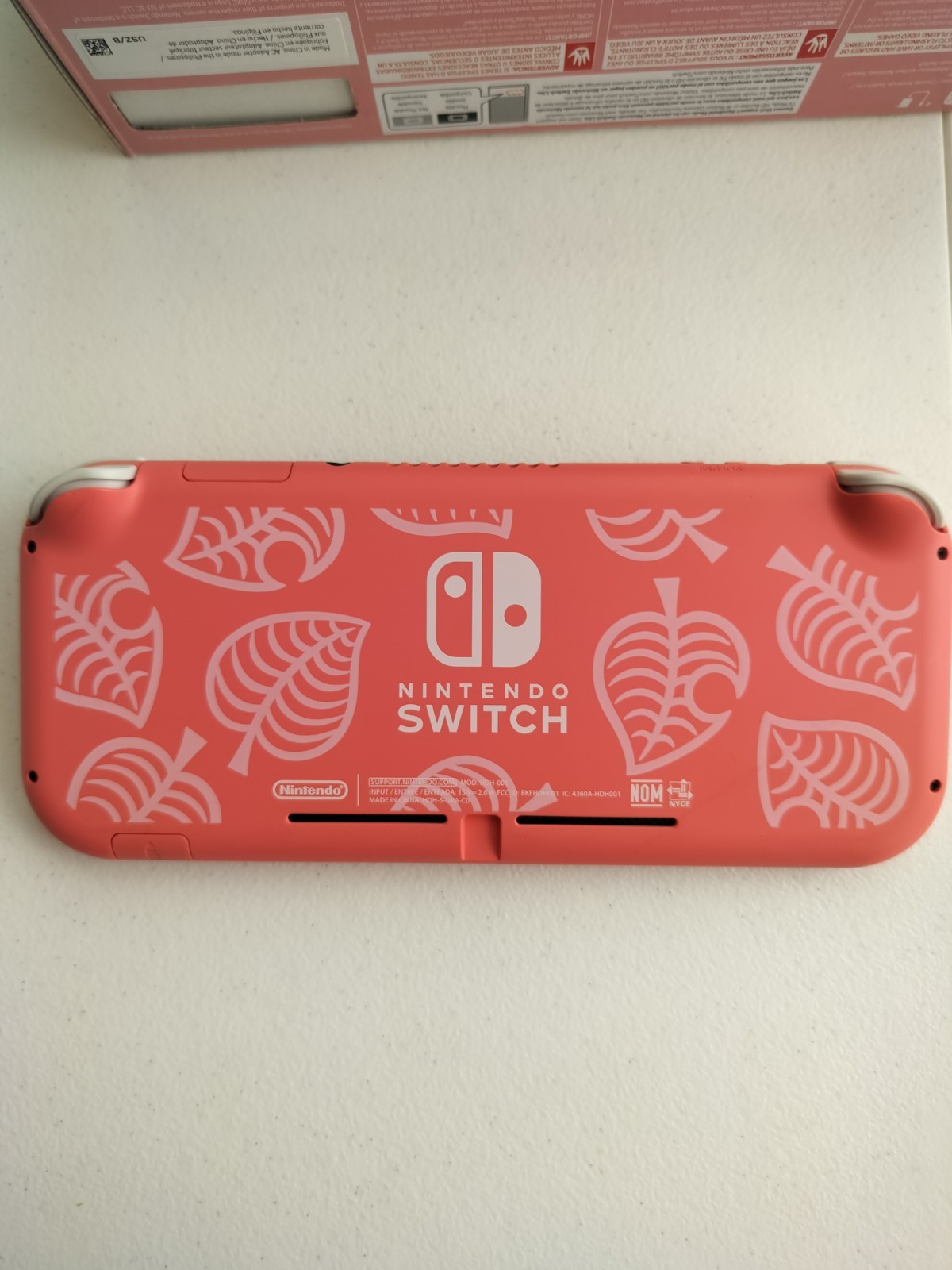 Nintendo Switch Lite Animal Crossing: Isabelle’s Aloha Edition Very Good w/ Box