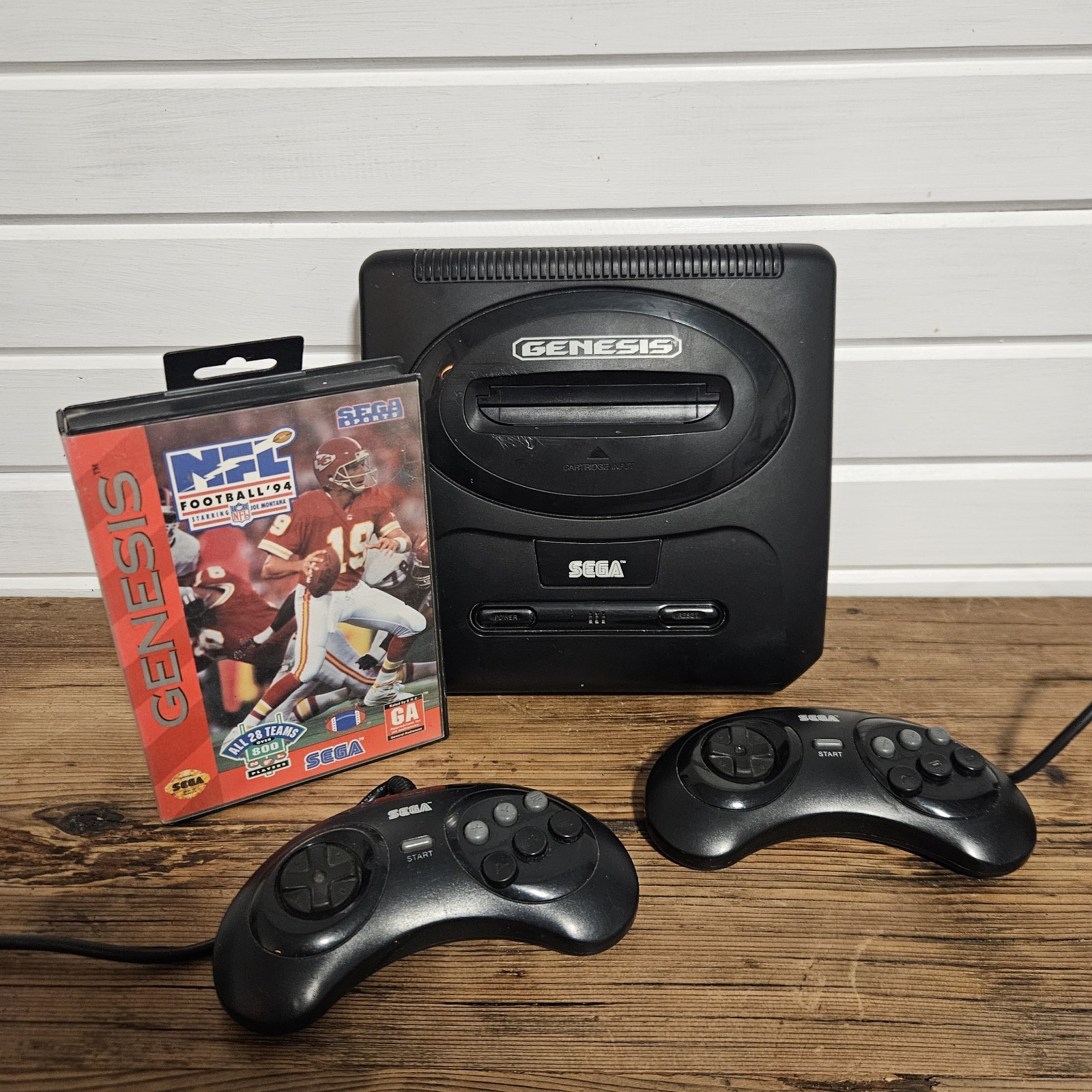 Sega Genesis 2 [MK-1631] {Two Controllers, One Game, No Cables}
