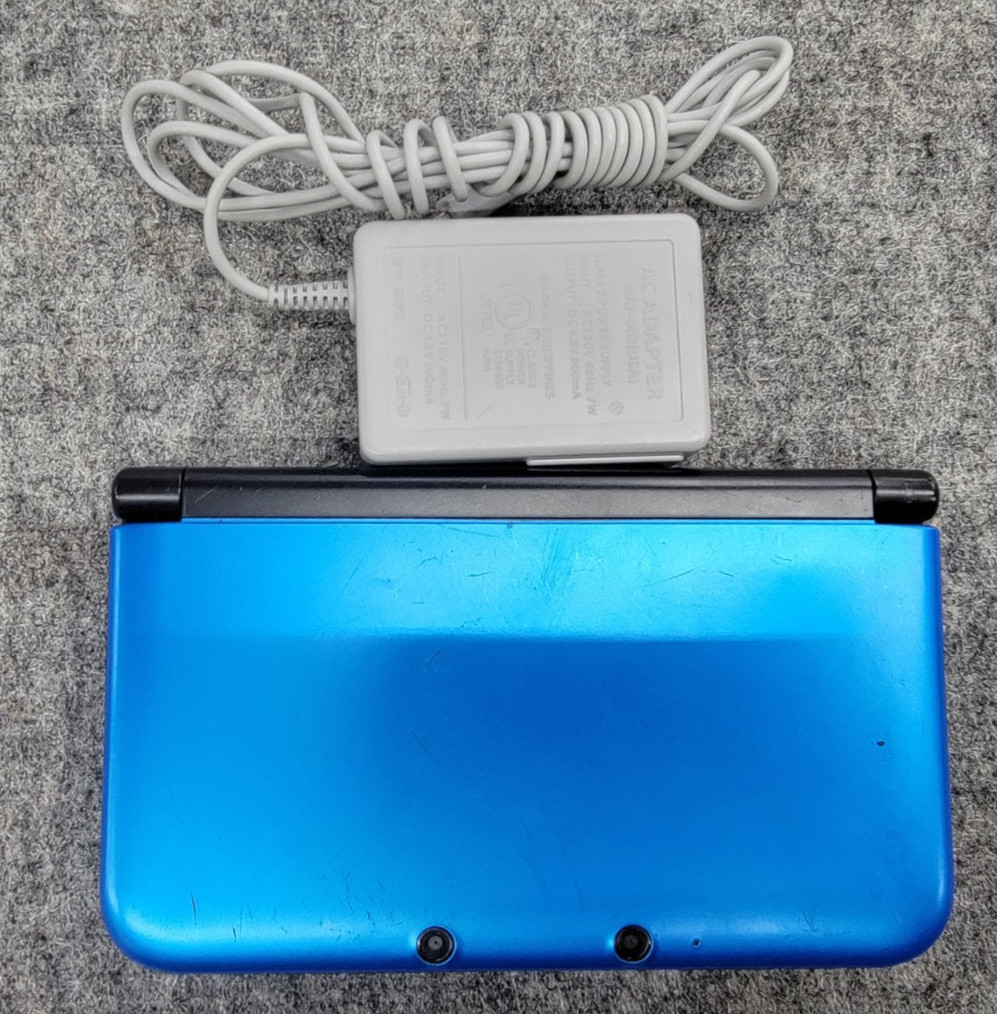 Nintendo 3DS XL Handheld Game Console SPR-001 Black/Blue W/Charger And Stylus
