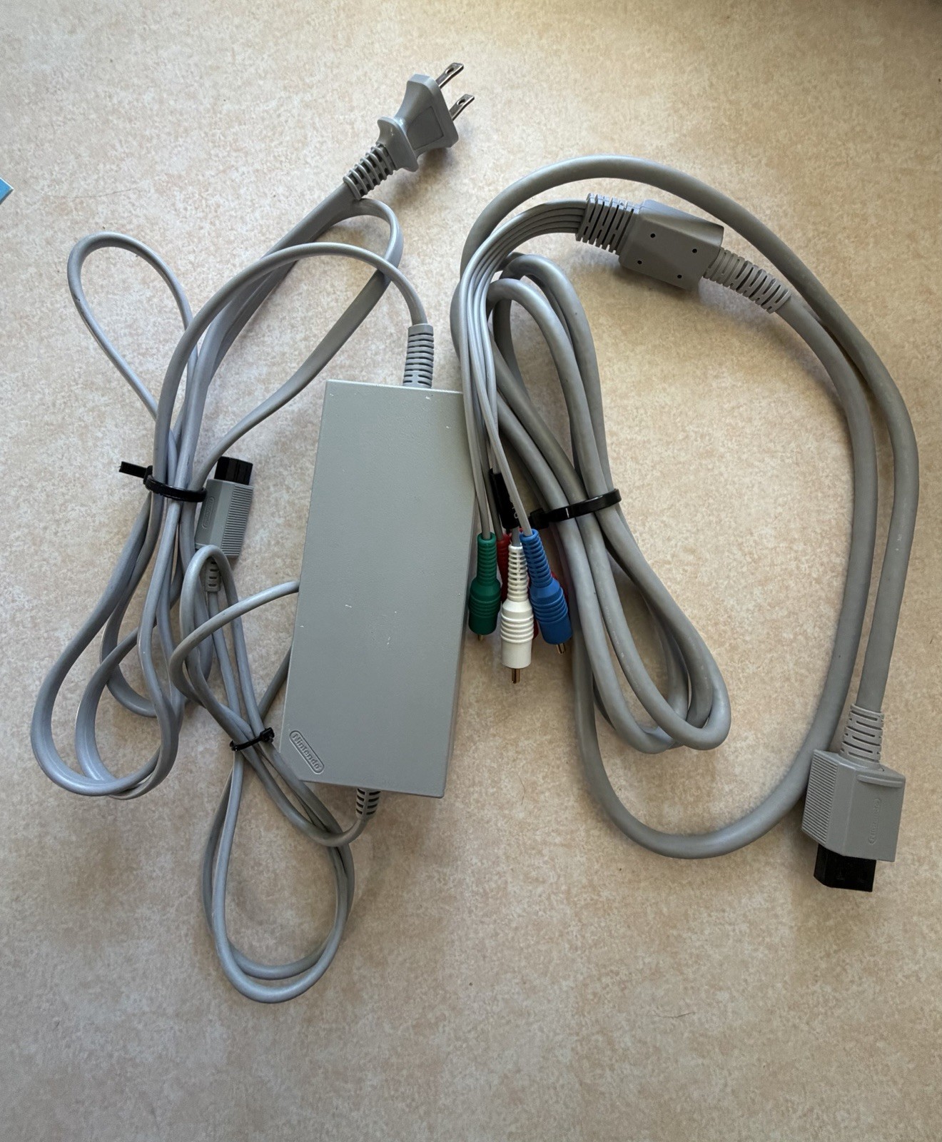 Nintendo Wii Console White Bundle Boxed with Manuals And 2 Games (RVL-001)