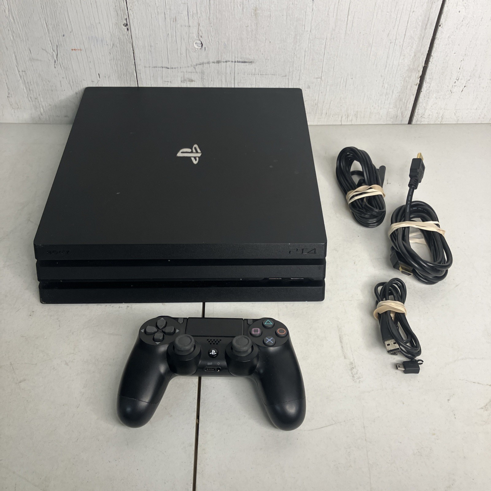 Sony PlayStation 4 Pro PS4 1TB Console – Black CUH-7215B TESTED w/ Controller