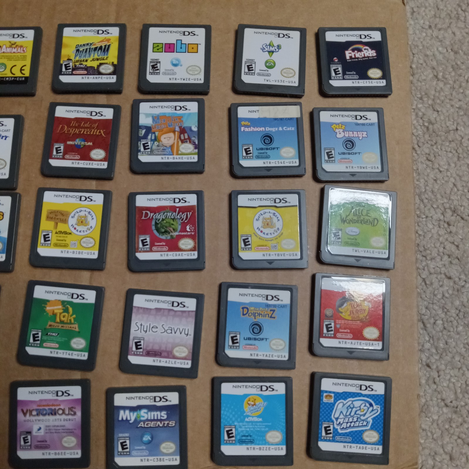 Nintendo 3DS Handheld System, plus 52 games, themed stylus and carrying case