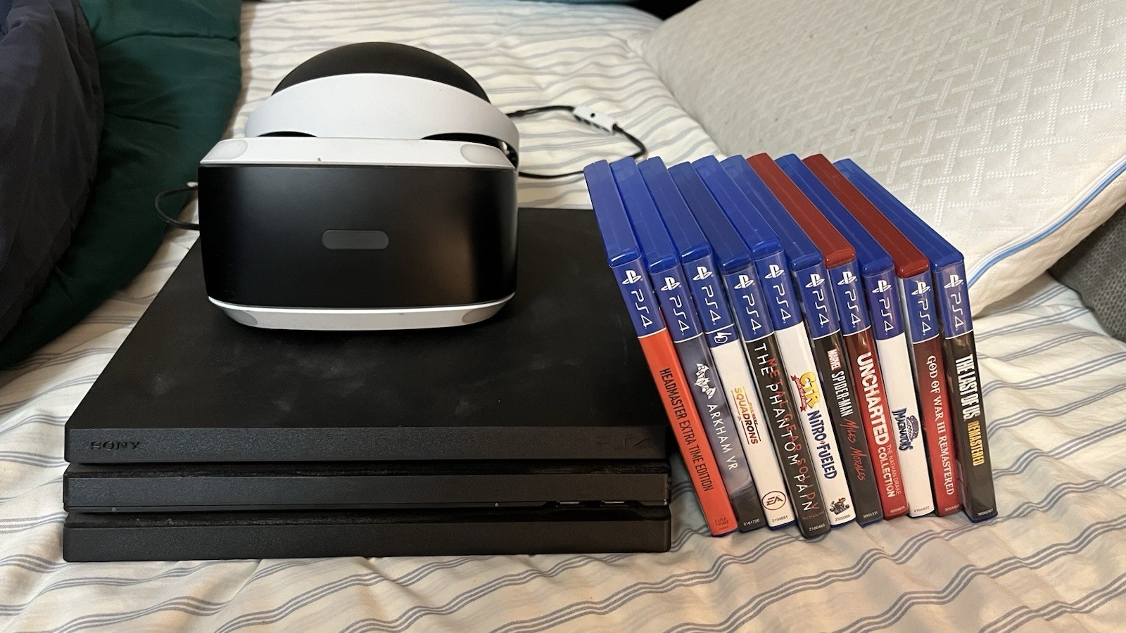 PS4 Pro (1TB) Firmware 13.02 with 11* Games and a Ver 1 PSVR