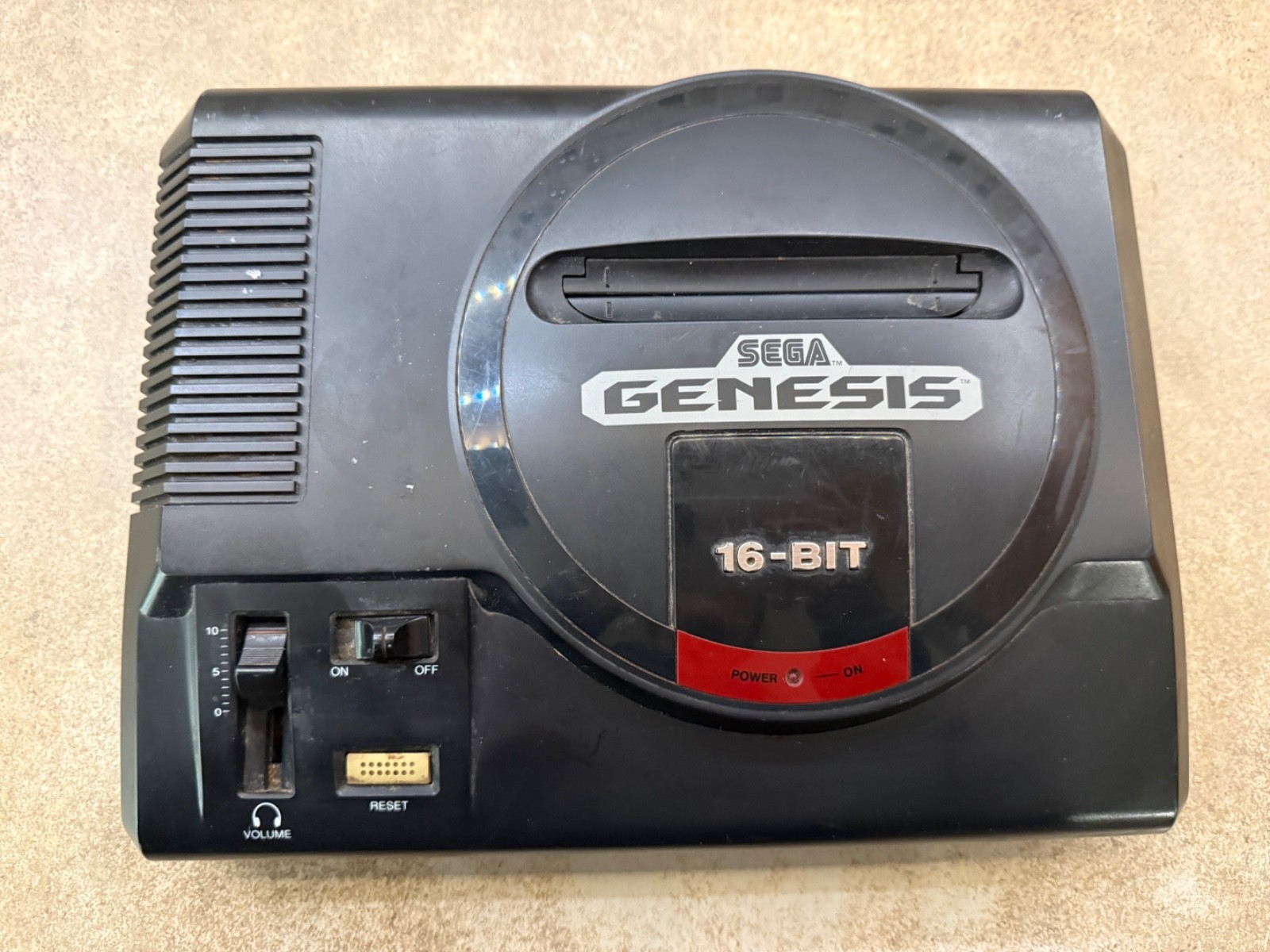 Sega Genesis Console 16-Bit – (1601) Vintage Video Game