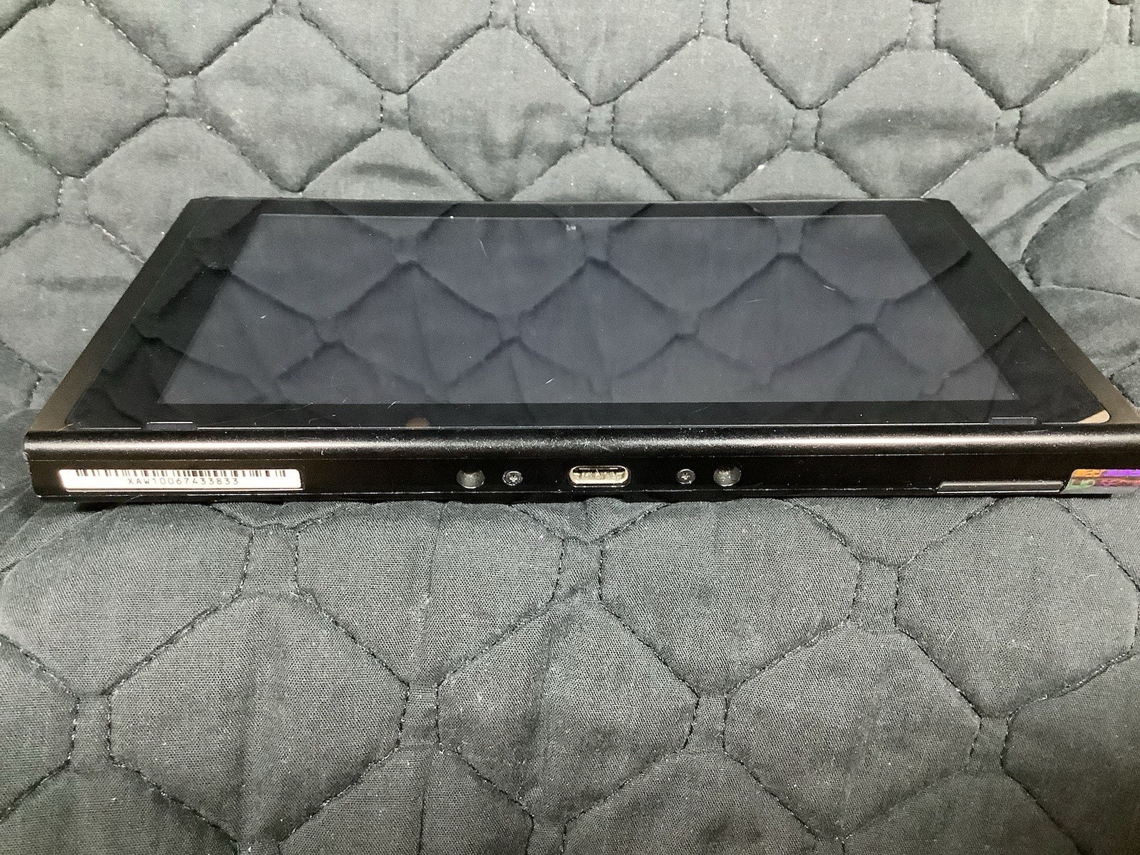 Nintendo Switch (HAC-001) – Handheld Console & Joycons