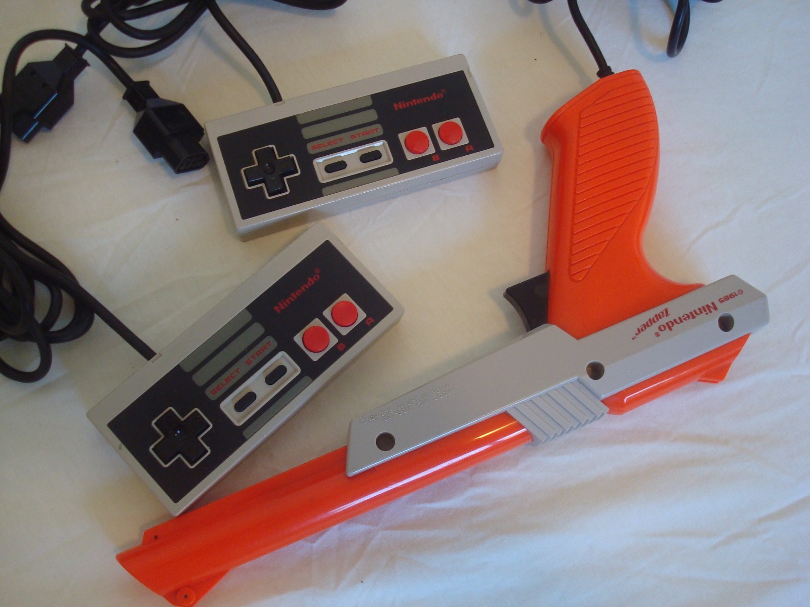 Nintendo NES ORIGINAL Console Bundle NEW PIN Super Mario Bros 1 2 3 GOLD ZELDA