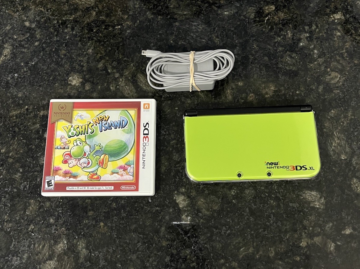 New Nintendo 3DS XL Lime Green Super Mario World Edition US Excellent Condition