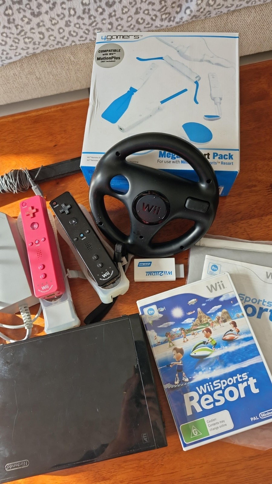 Nintendo Wii Console Complete Bundle inc. Wii Resort 12 different sports