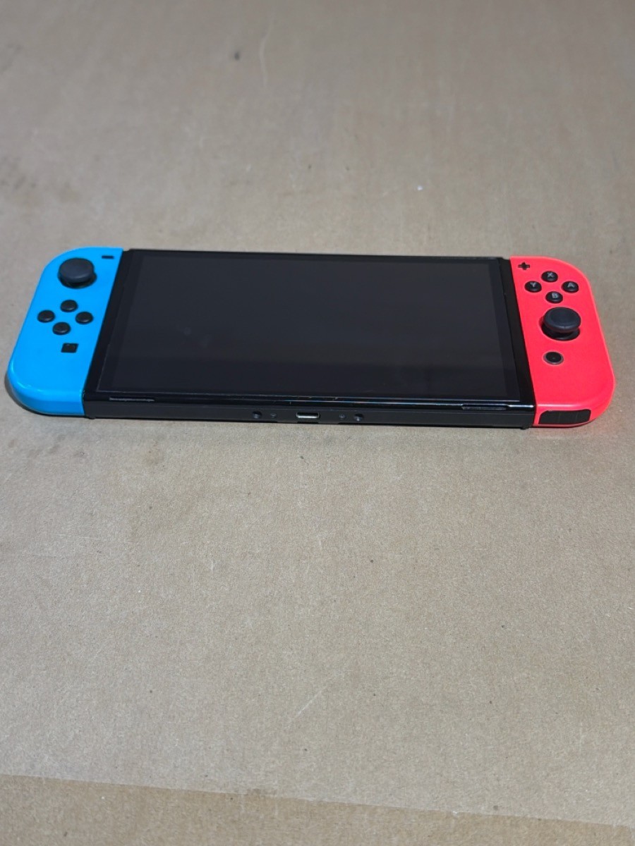 NINTENDO SWITCH HANDHELD – OLED – HEG-001 (B33008076)
