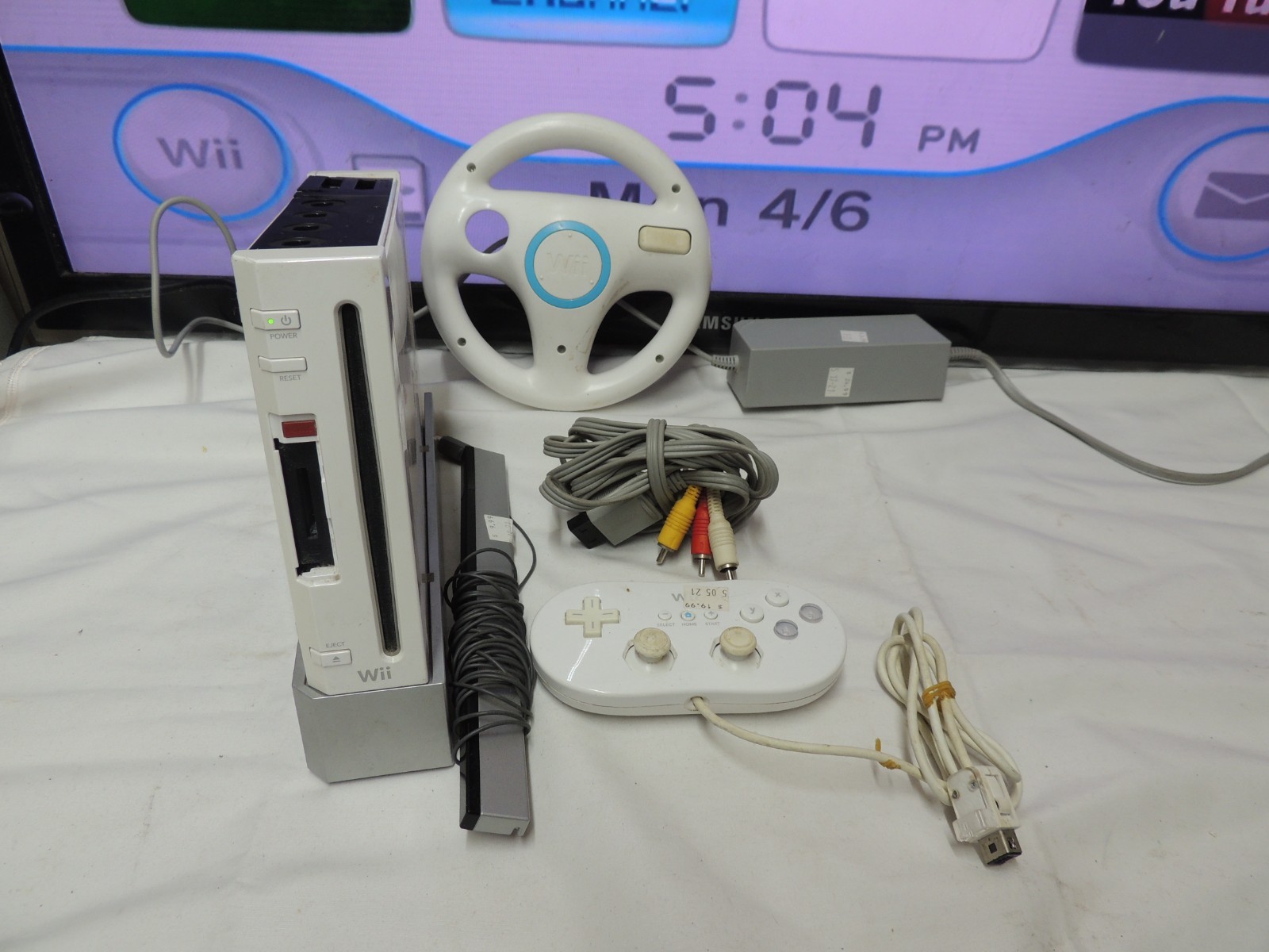 Nintendo Wii – RVL-001 White Bunddle #15
