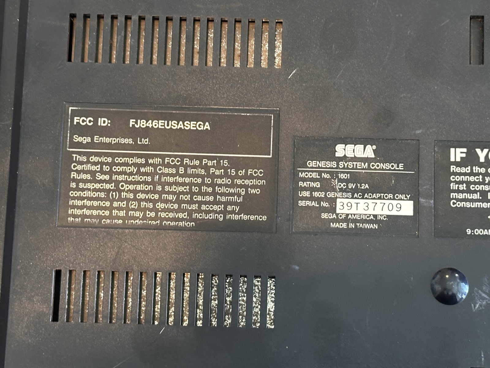 Sega Genesis Console 16-Bit High Definition Graphics UNTESTED – FOR PARTS