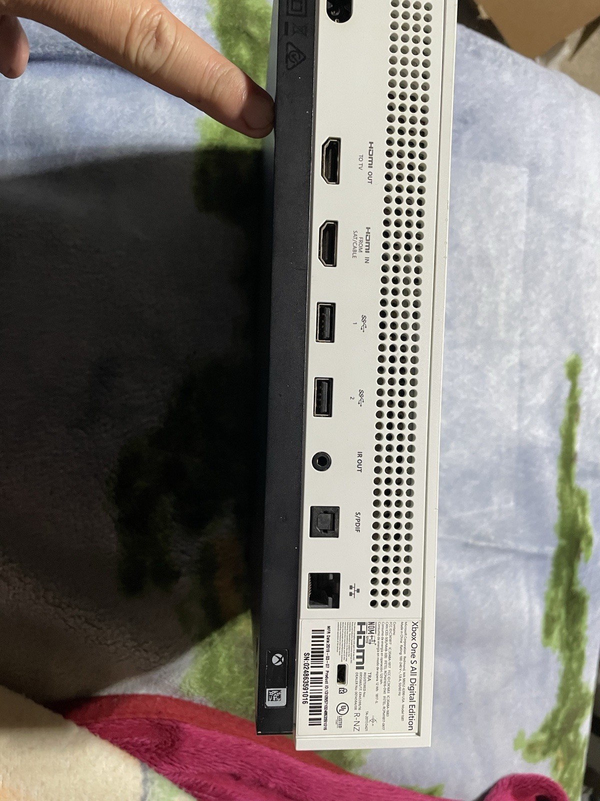 Microsoft Xbox One S 1TB Console Model 1681 White ( Tested ) Model 1681