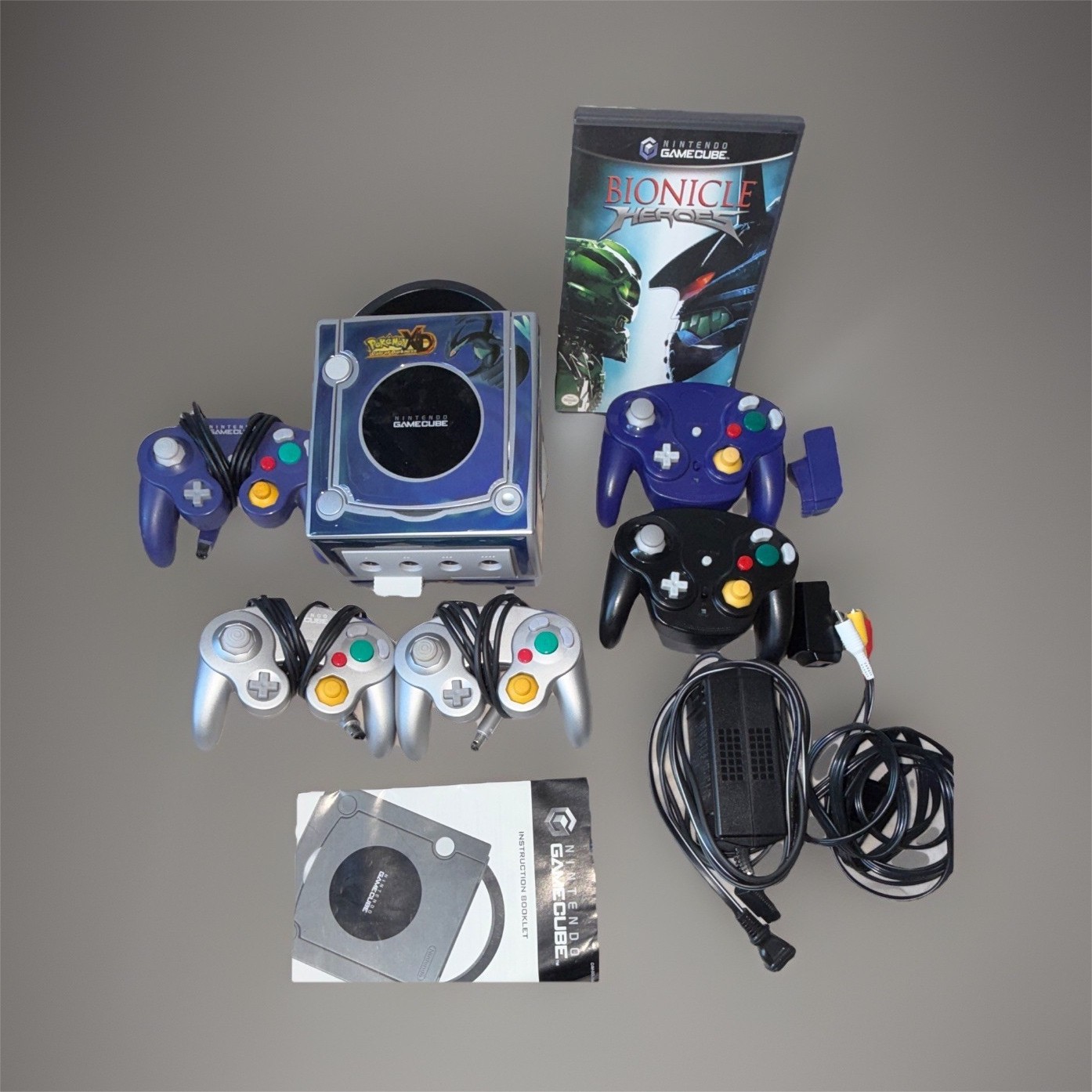 Nintendo GameCube Silver Bundle Bionicle Heroes 5 Controllers W/Memory cardClean