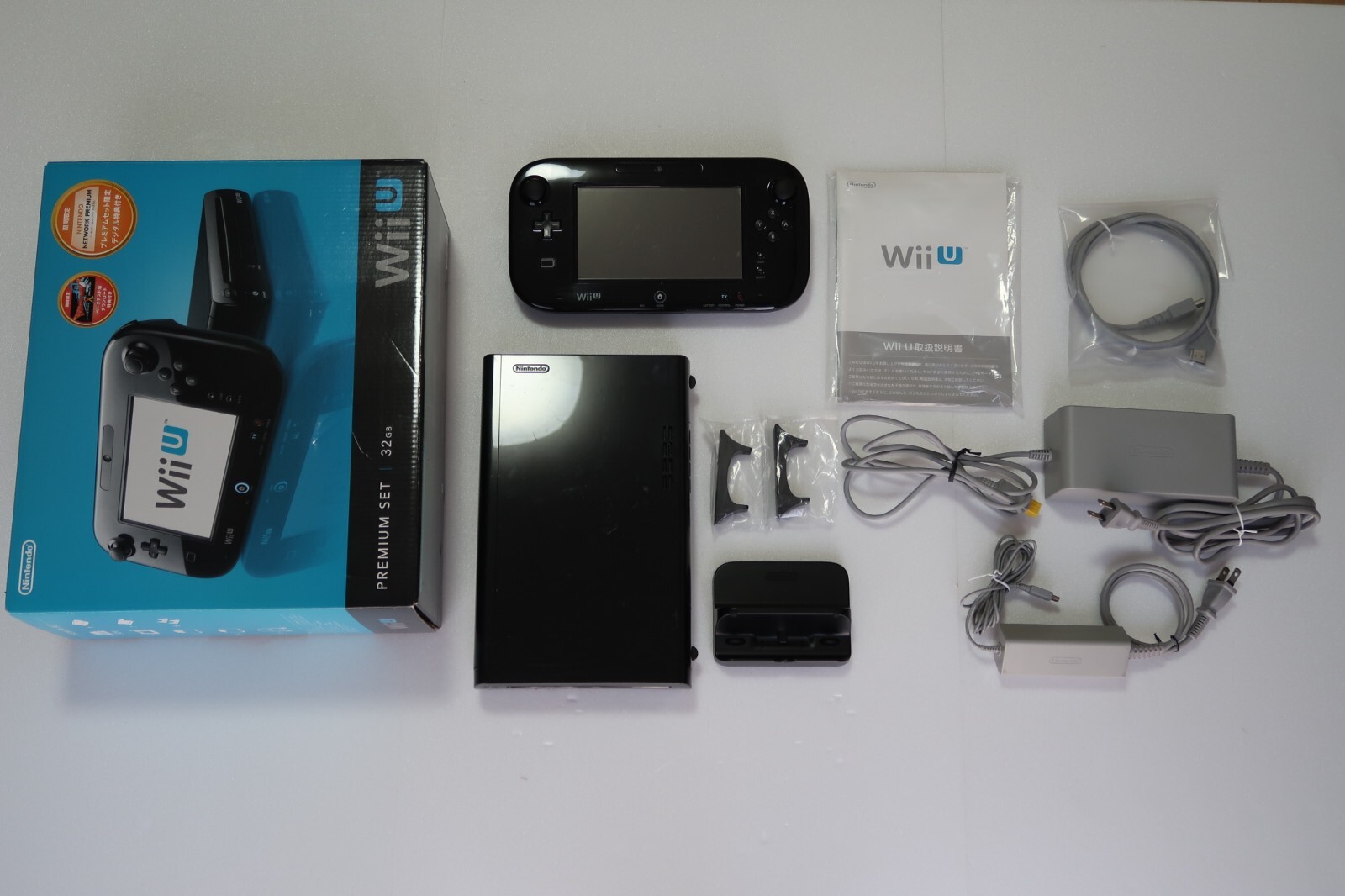 Nintendo WiiU 32GB　Console and Gamepad　Premium Set　Black　JP　tested　NTSC-J［B-51］