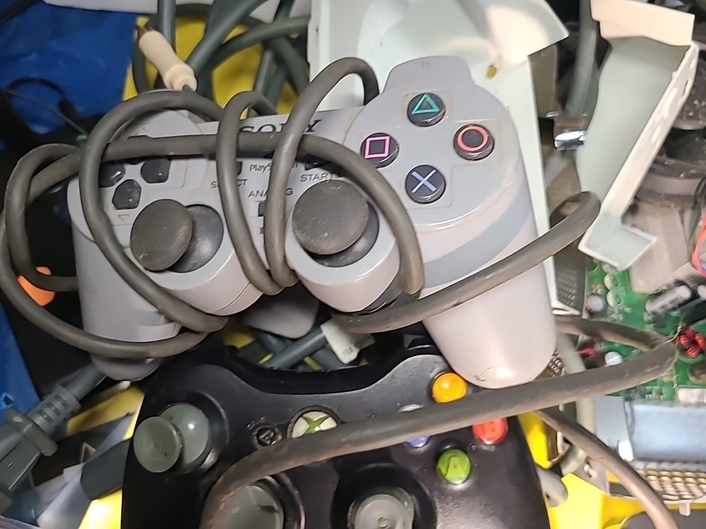 Microsoft Xbox 360 Parts & Controllers See Photos Untested Parts