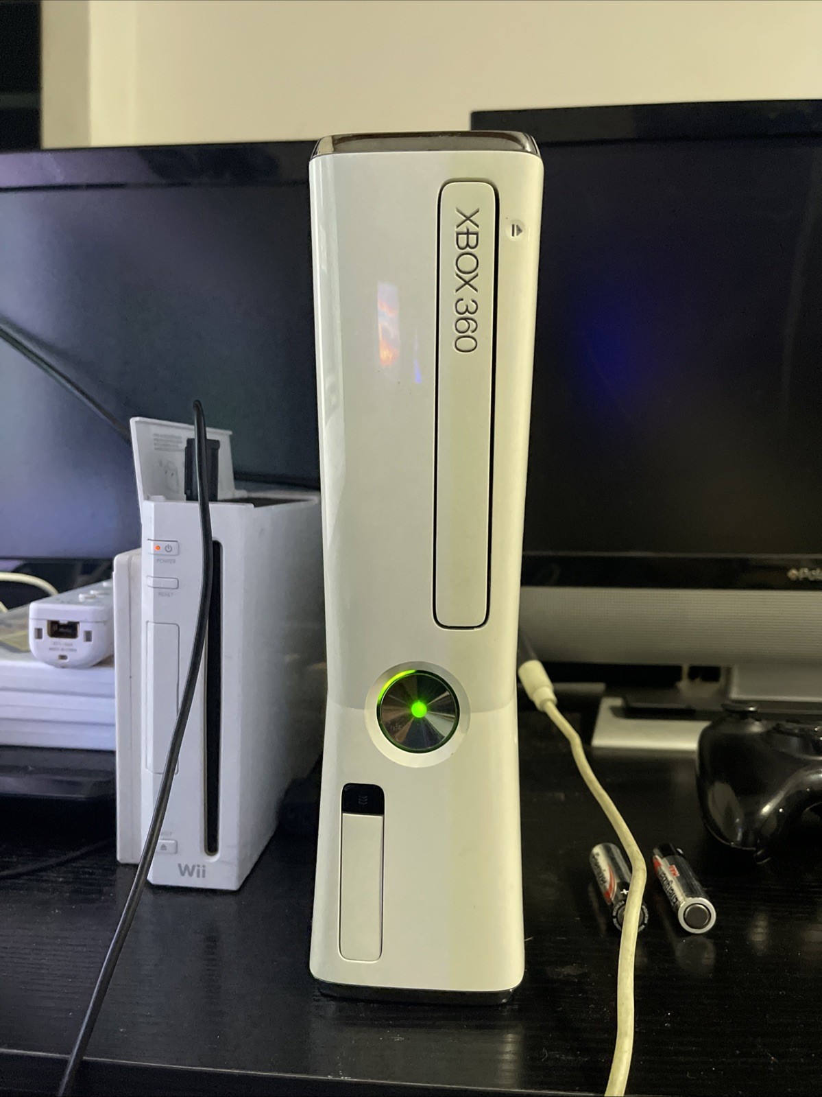 Microsoft Xbox 360 Slim White Console – Tested & Working, No Hard Drive Inserted