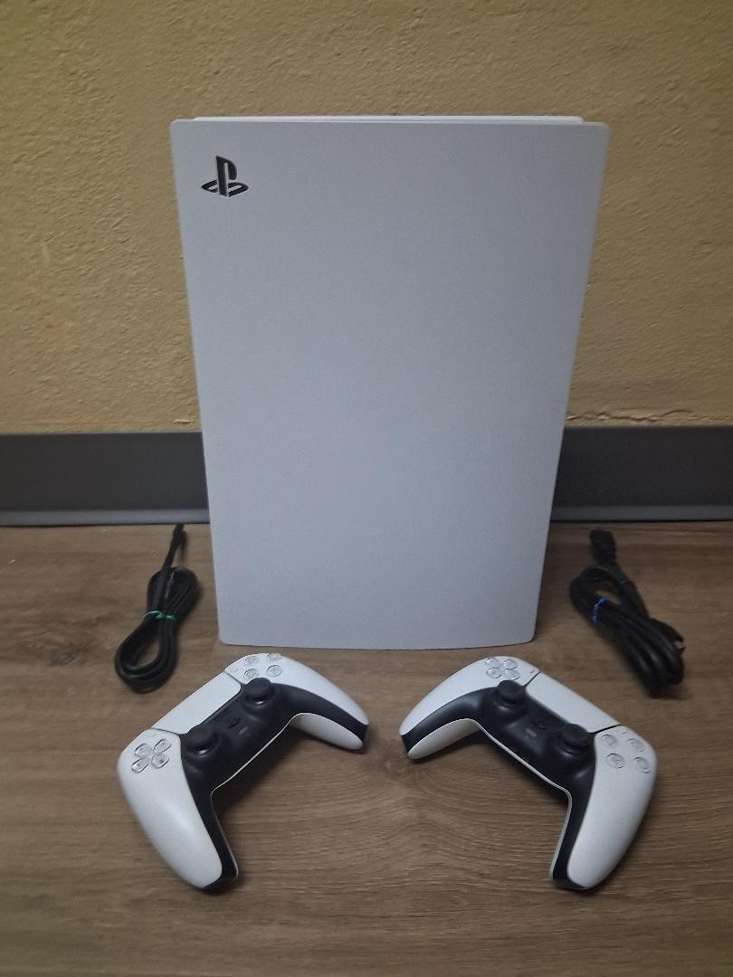 Sony PlayStation 5 Disc PS5 825GB White Console Gaming System CFI-1215A