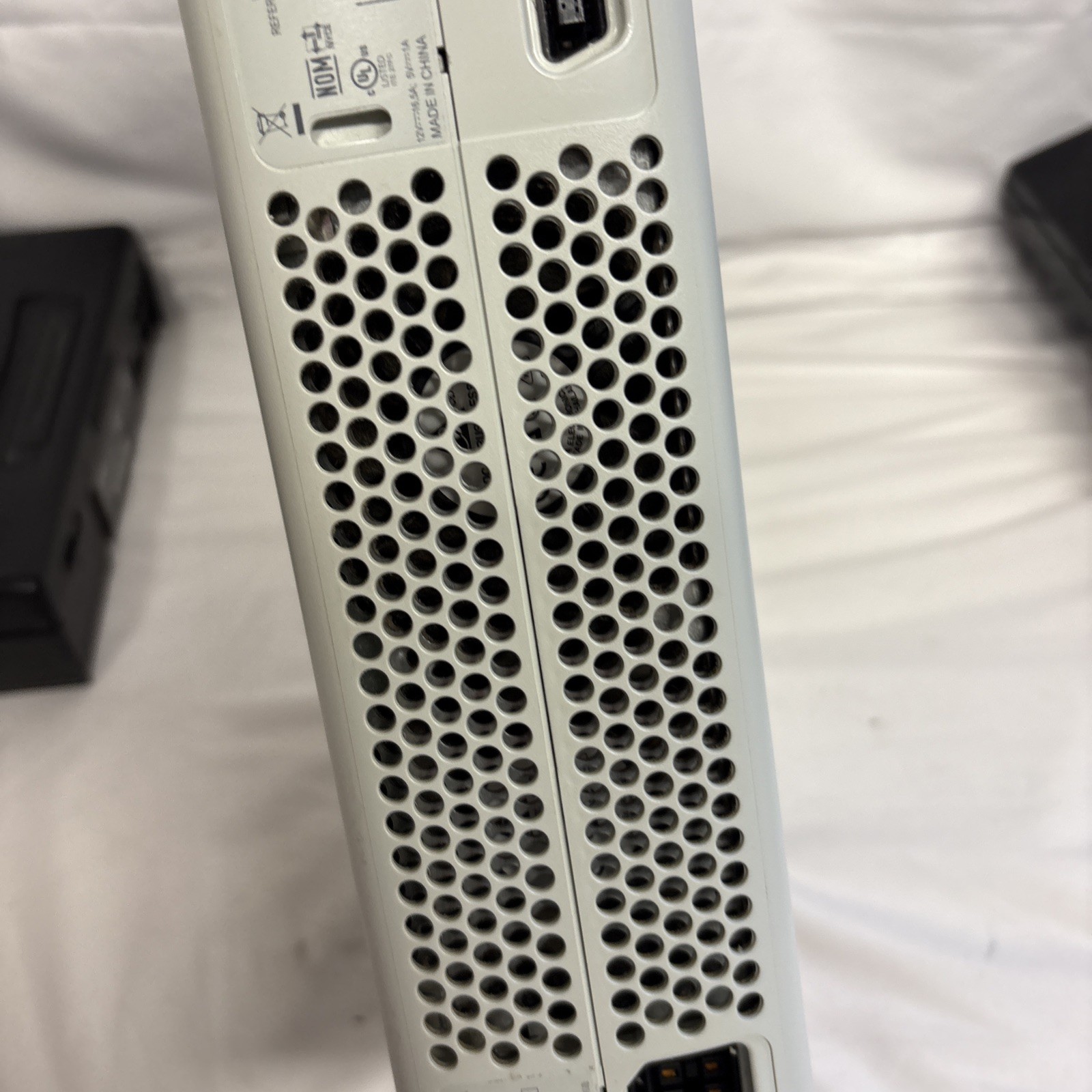 Microsoft Xbox 360 Arcade Launch Edition White Console Reads CDs But Not Games
