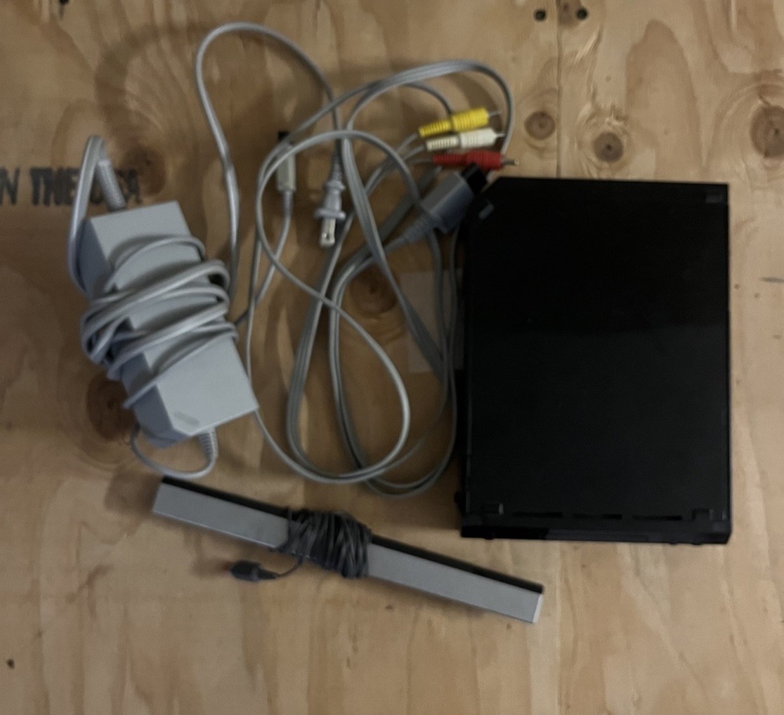 Nintendo Wii Console (Black) RVL-001 – GameCube Compatible – Untested